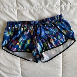 Fabletics Vibrant Patterned Women's Athletic Shorts